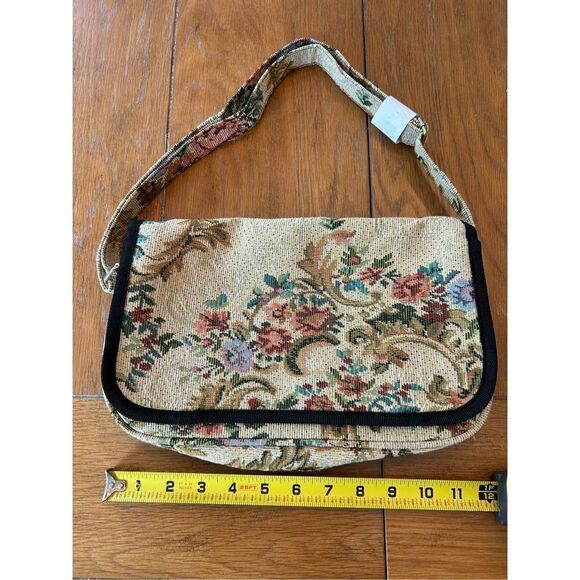 Vintage Floral Tapestry Shoulder Bag. Has lots of pockets/sections. Brown and Ta - Picture 5 of 7